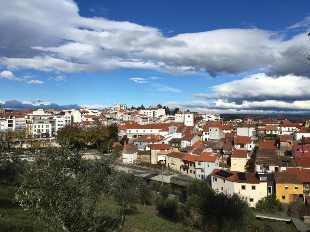 King Garfield House - Espaco De Charme Em Braganca Bagian luar foto